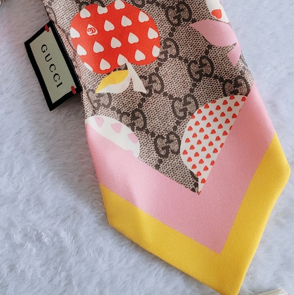 Authentic Gucci Les Pommes GG Apples silk Neck bow Twilly Scarf  multicolor - Picture 3 of 16